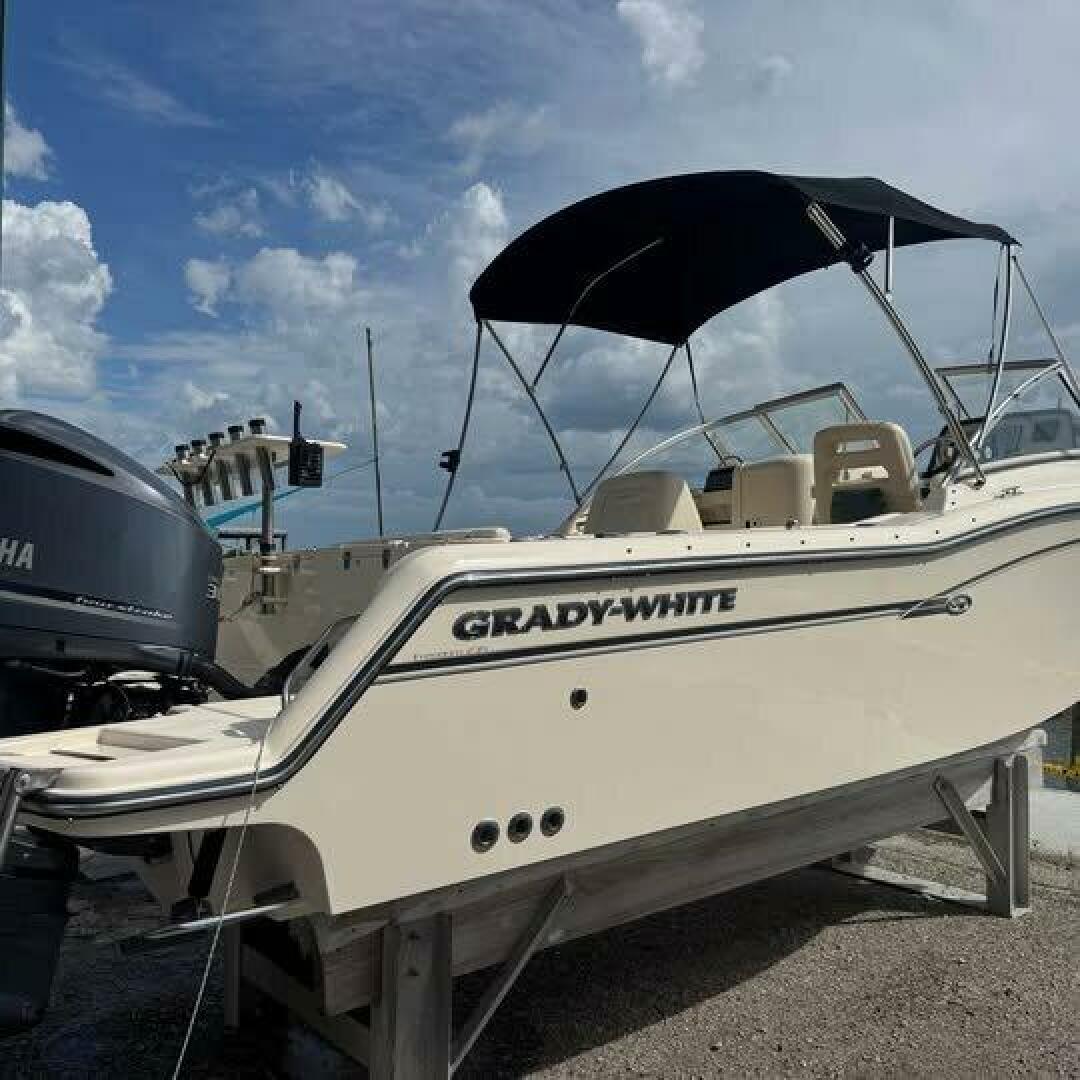 23ft Grady White Yacht For Sale