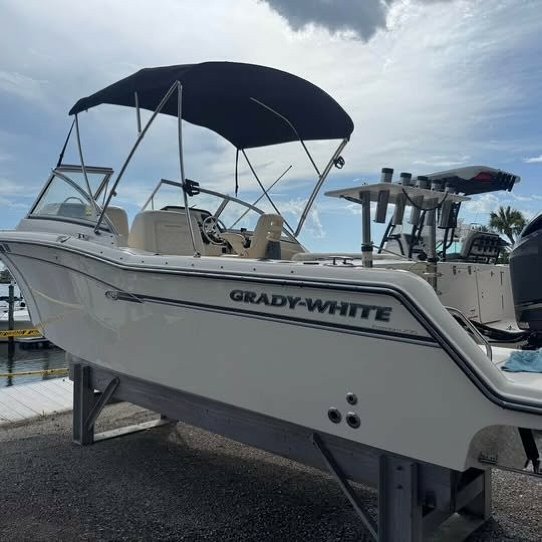 23ft Grady White Yacht For Sale