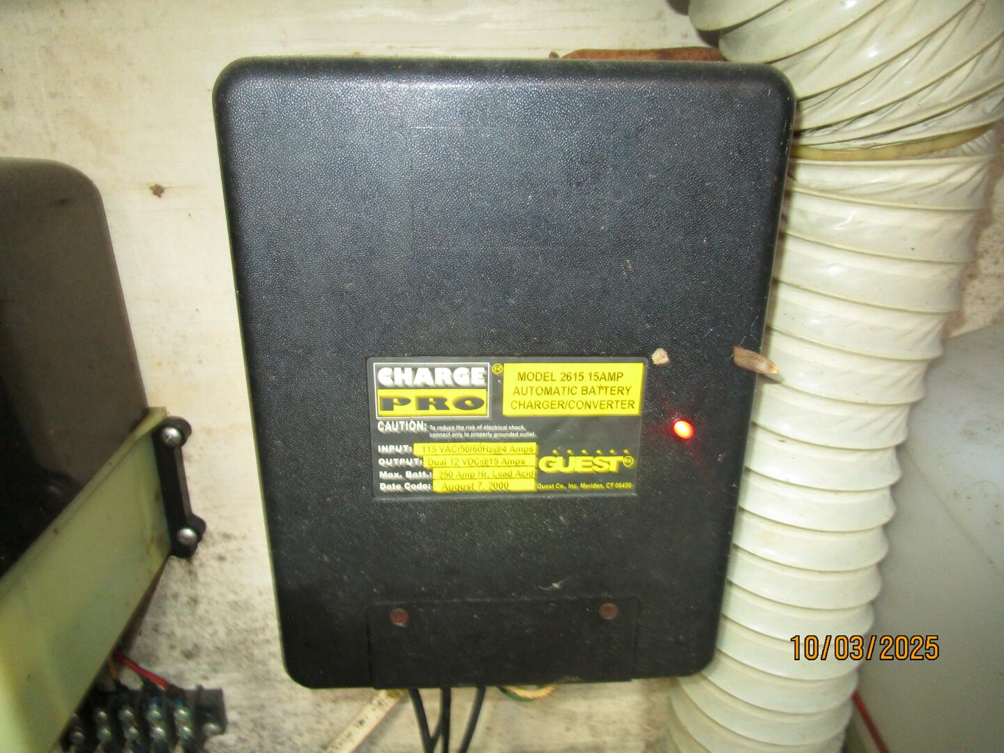 31' pursuit battery charger