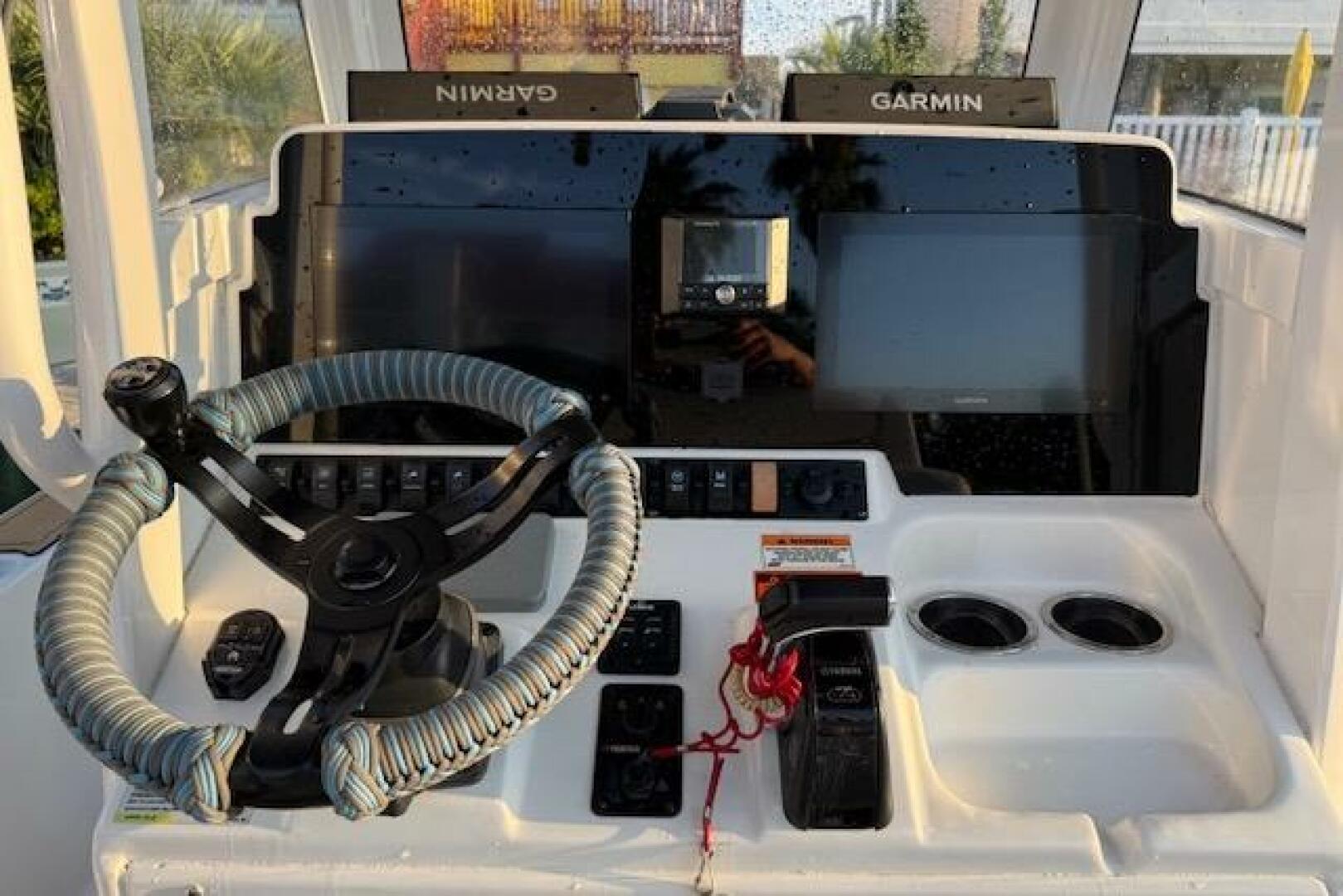 2018 Sea Hunt BX 25 FS boat dashboard with Garmin navigation