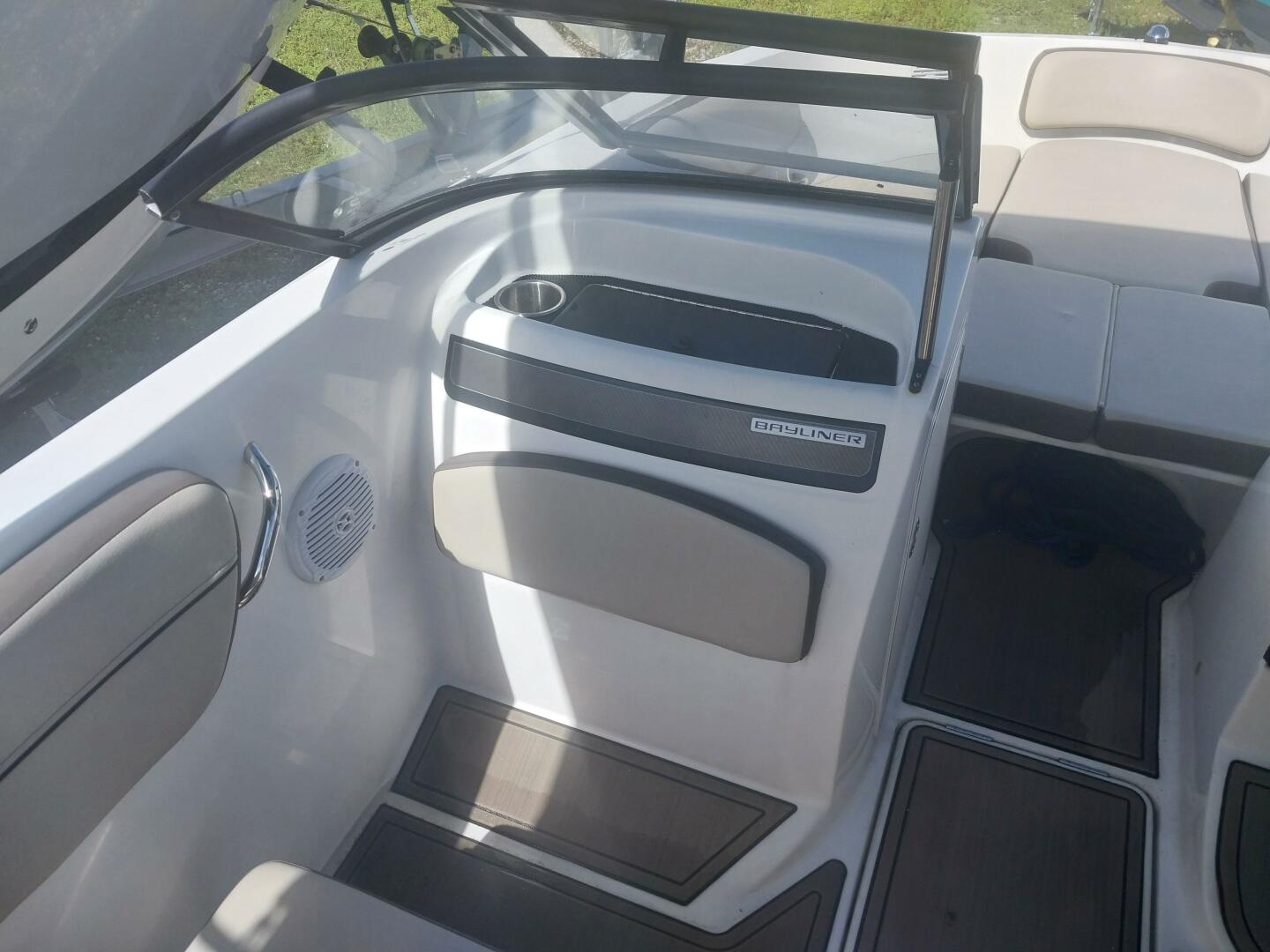 20ft Bayliner Yacht For Sale