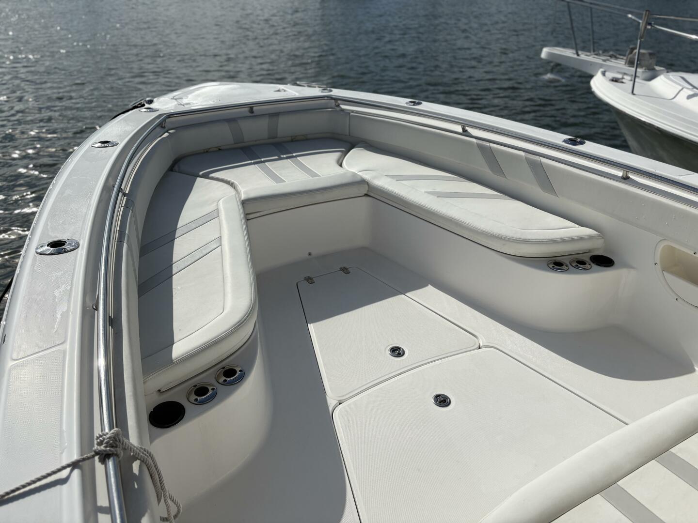 32ft Boston Whaler Yacht For Sale
