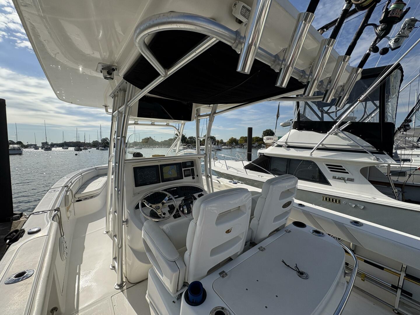 32ft Boston Whaler Yacht For Sale