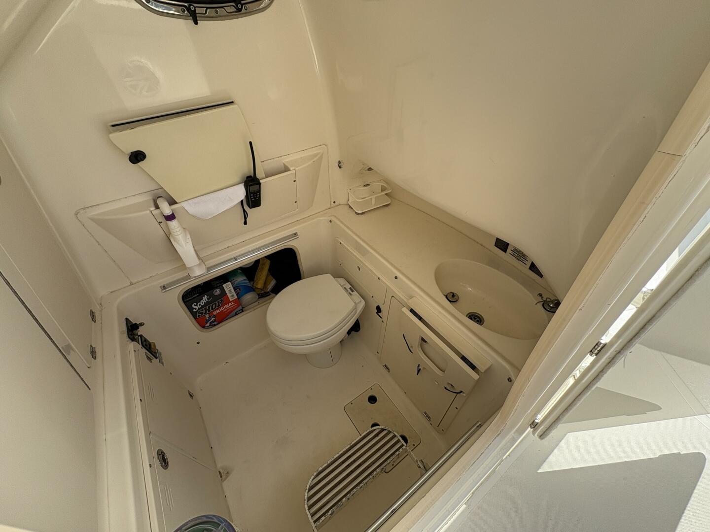 32ft Boston Whaler Yacht For Sale