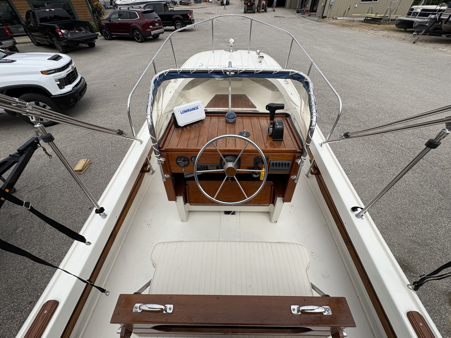 21ft Boston Whaler Yacht For Sale