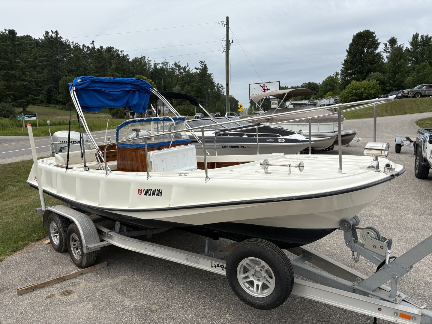 21ft Boston Whaler Yacht For Sale