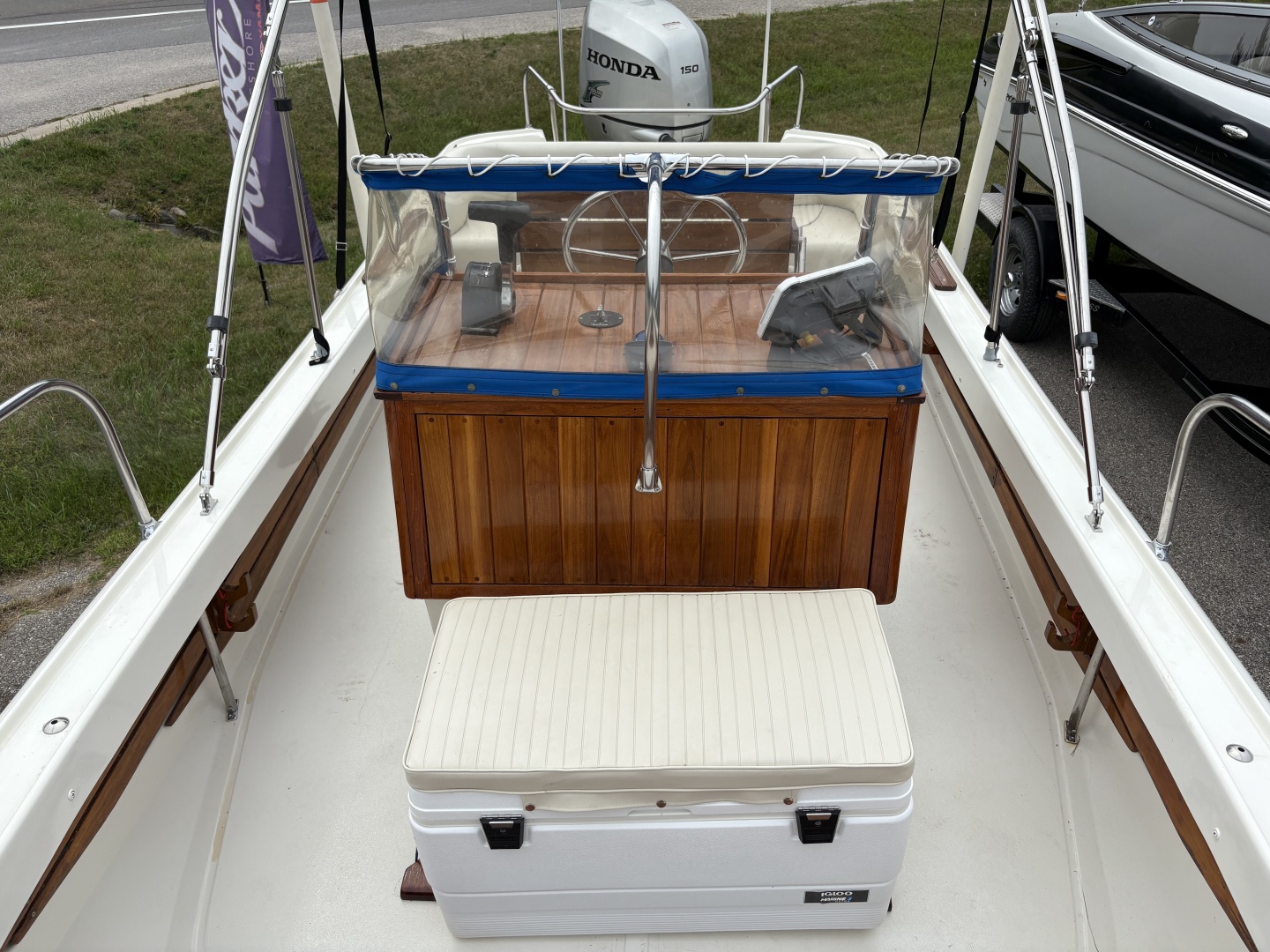 21ft Boston Whaler Yacht For Sale