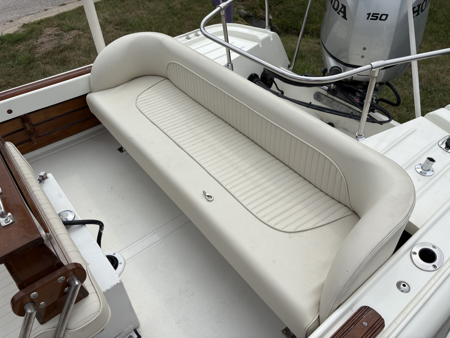 21ft Boston Whaler Yacht For Sale