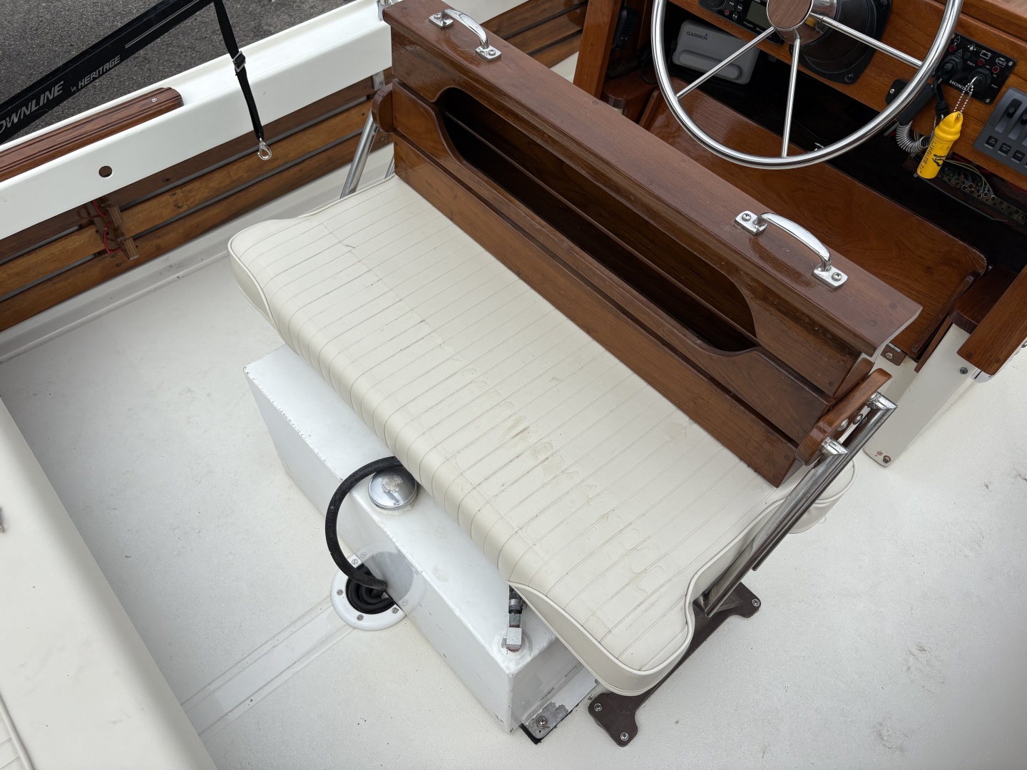 21ft Boston Whaler Yacht For Sale