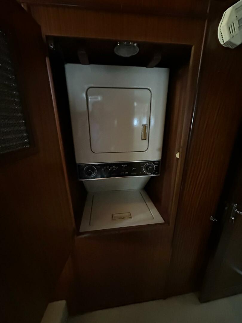 Summer Shack 48ft Hatteras Yacht For Sale