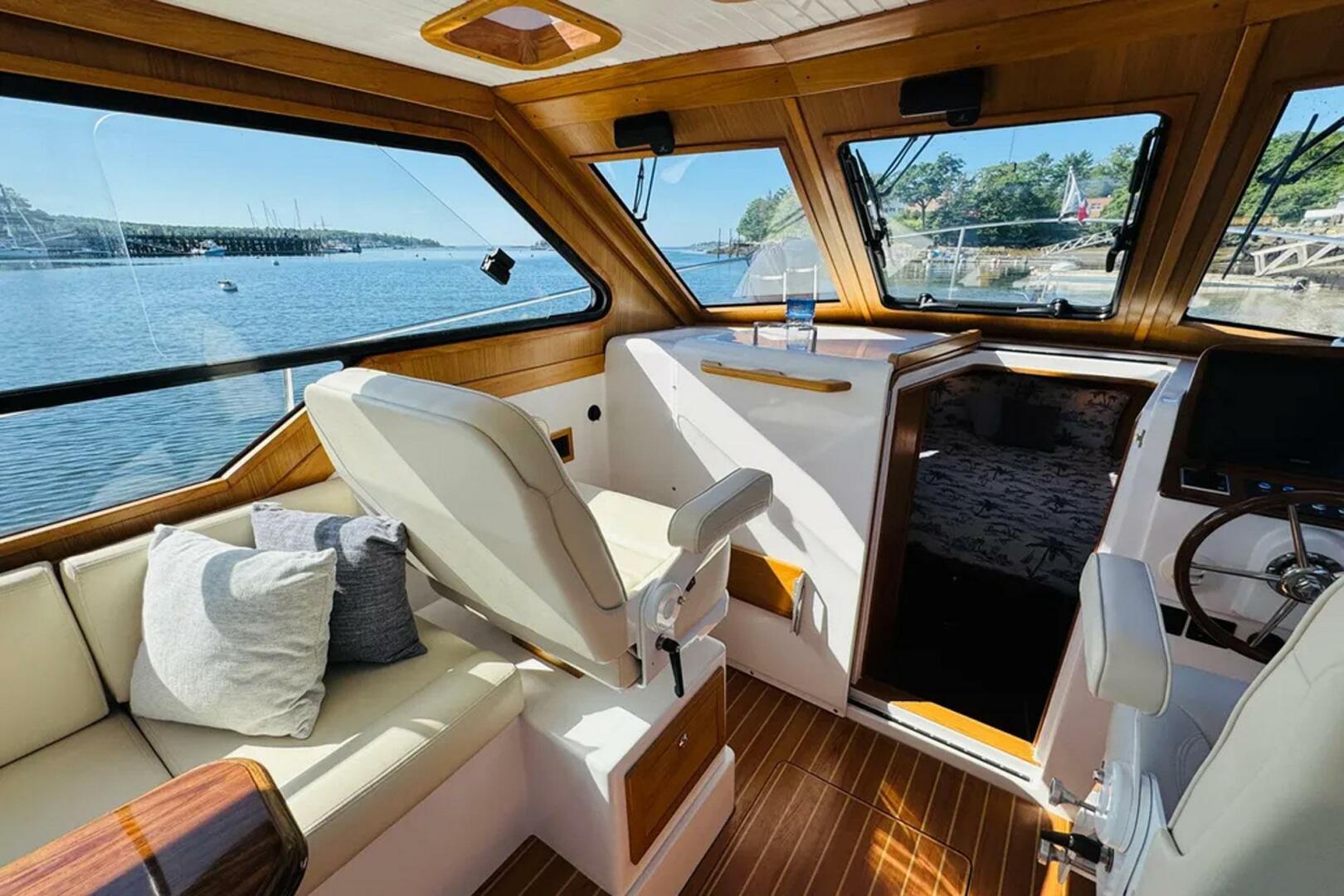 Forever Moor 34ft True North Yacht For Sale