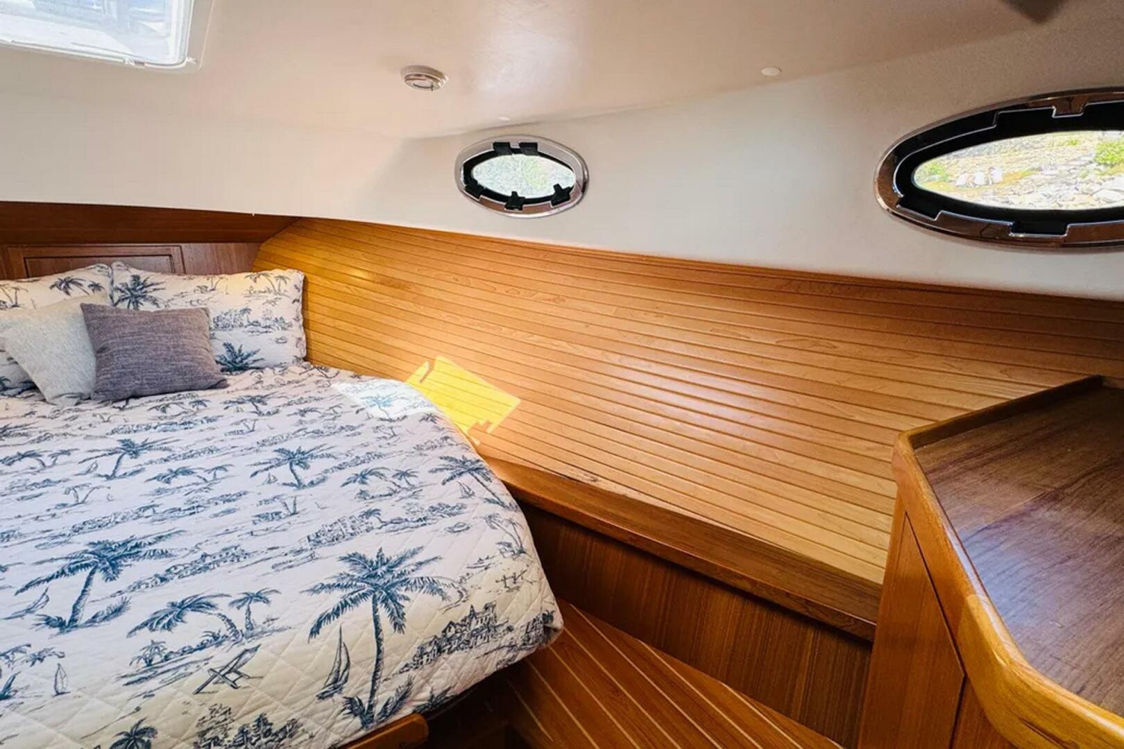 Forever Moor 34ft True North Yacht For Sale