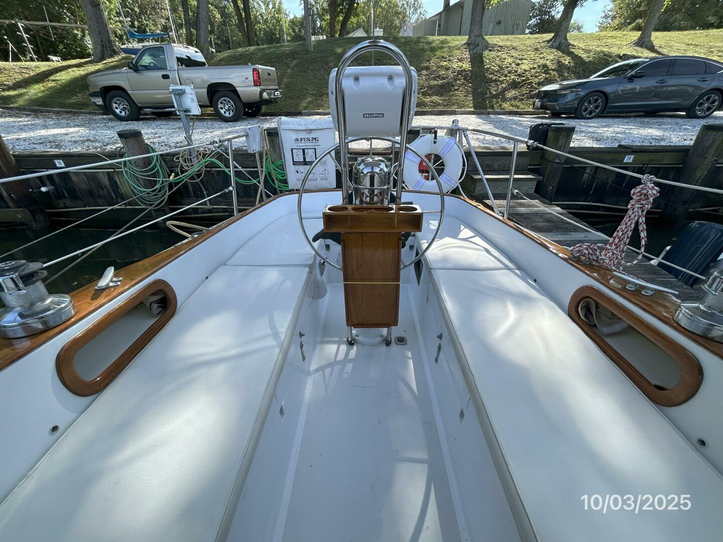 35' Bristol cockpit aft