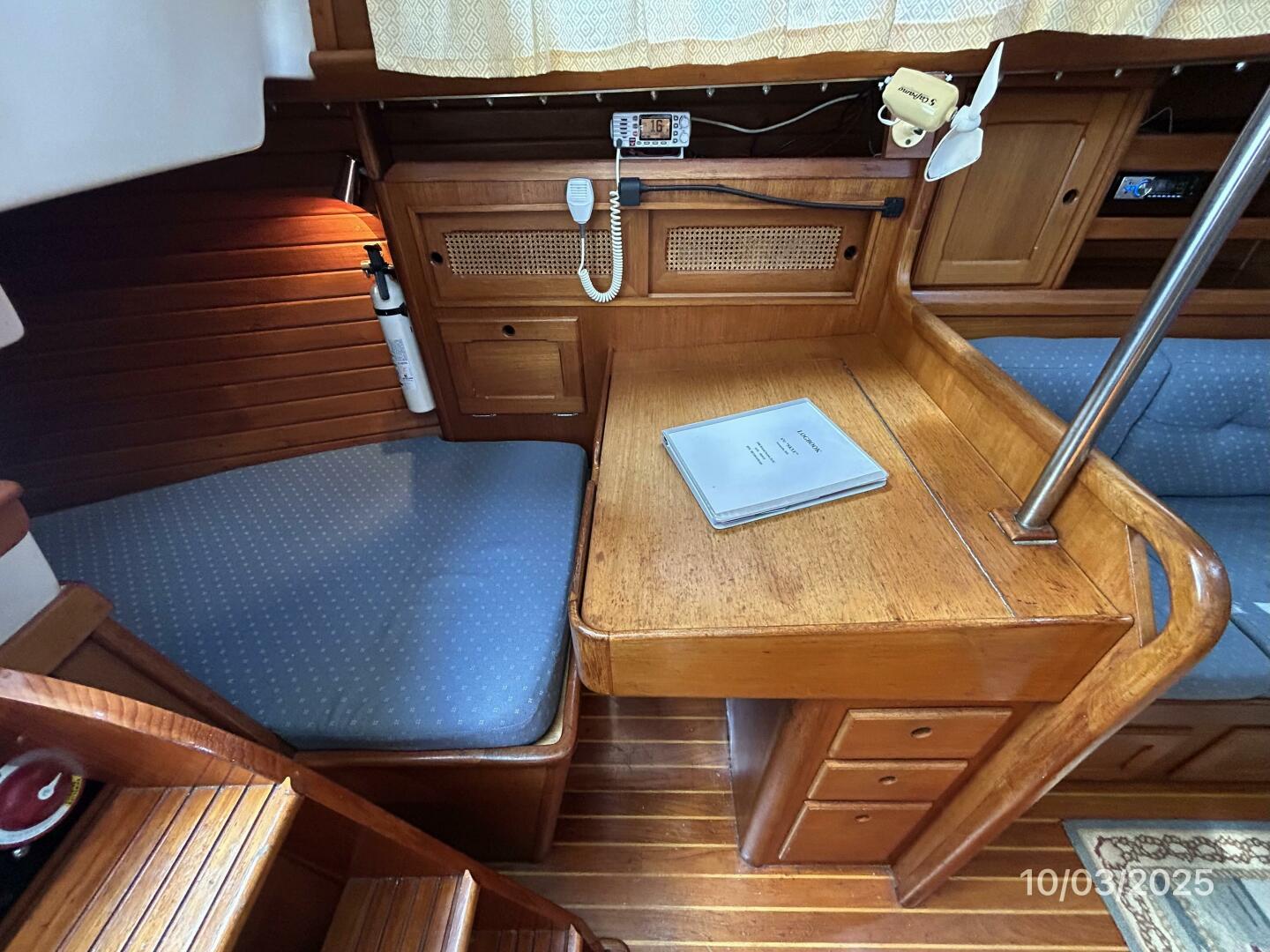 35' Bristol nav station2