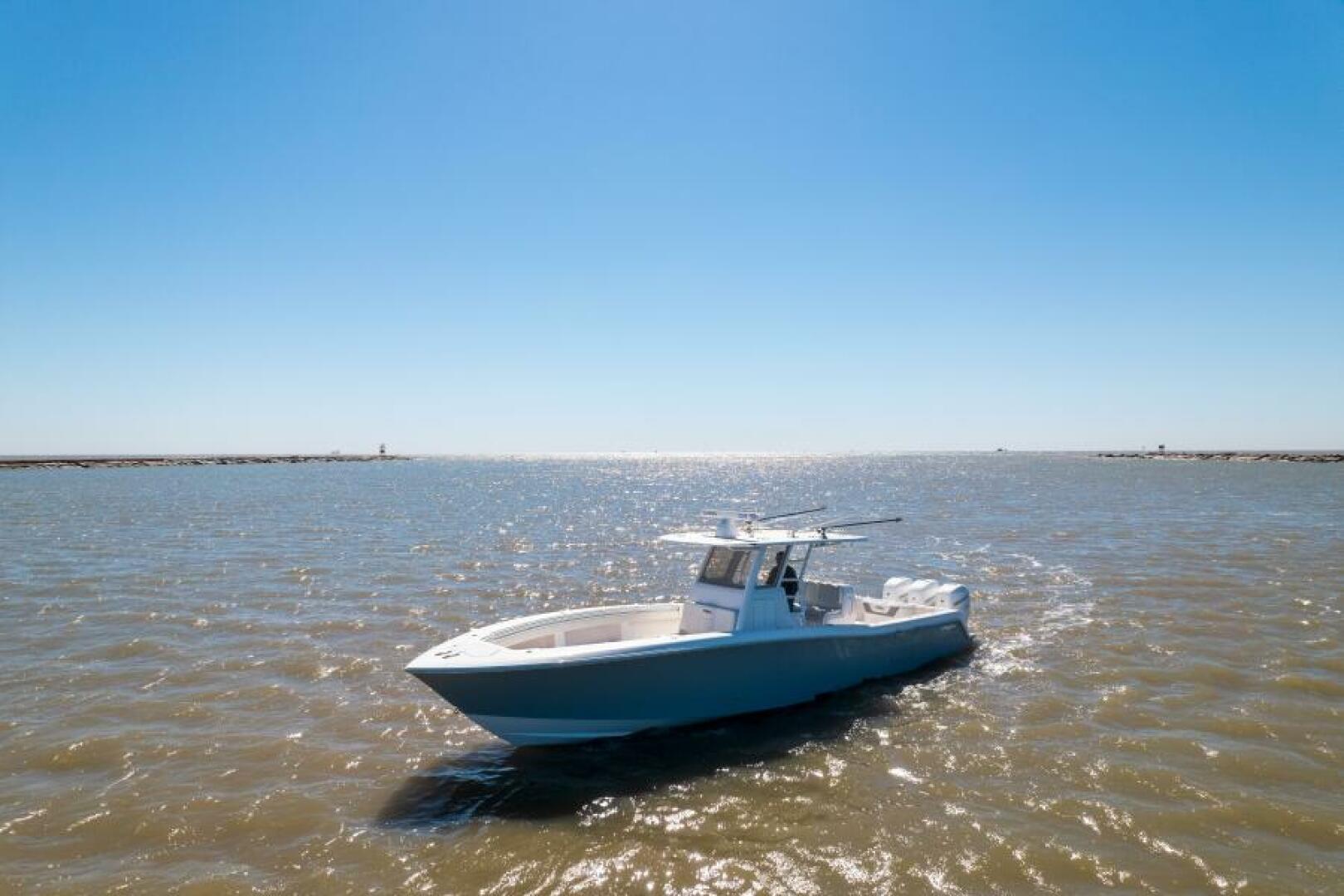2019 Invincible 39 Open