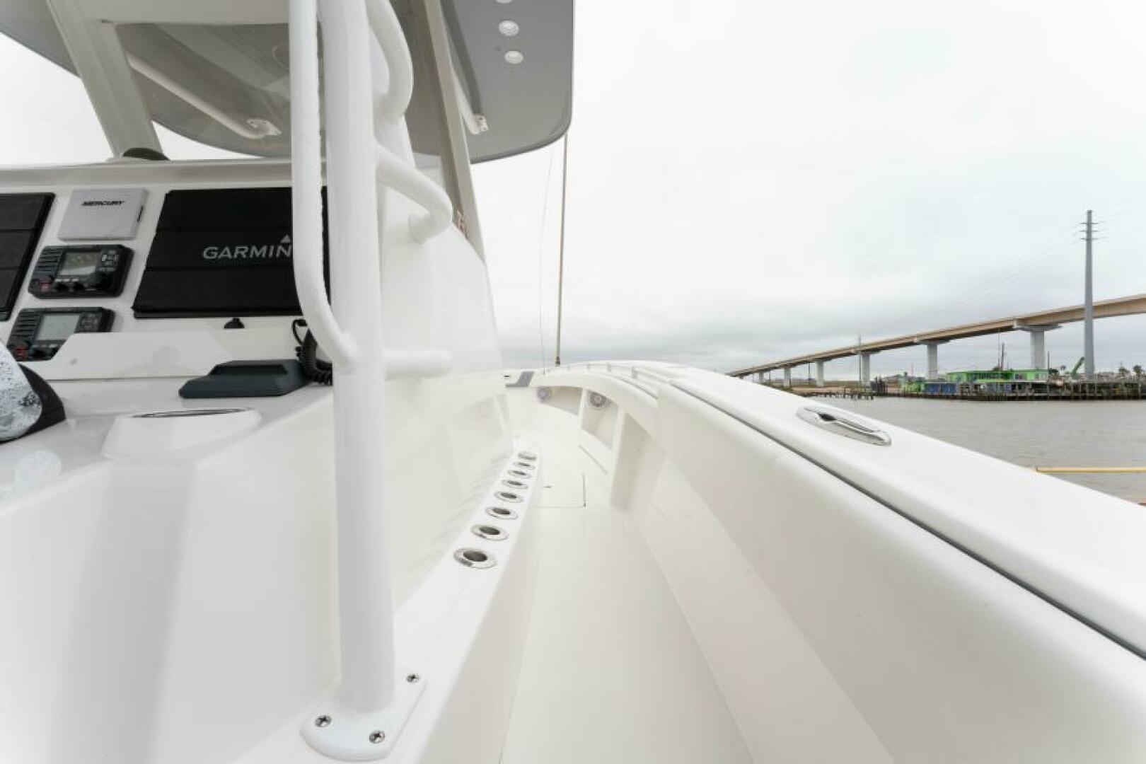2019 Invincible 39 Open