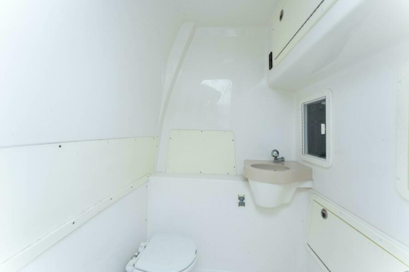 2019 Invincible 39 Open