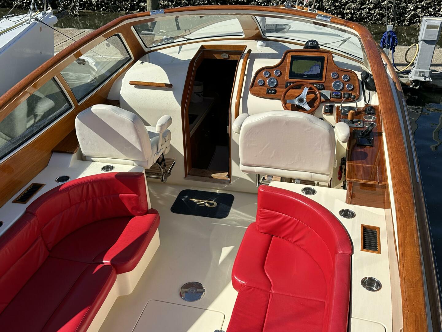 LIR 38ft Hinckley Yacht For Sale