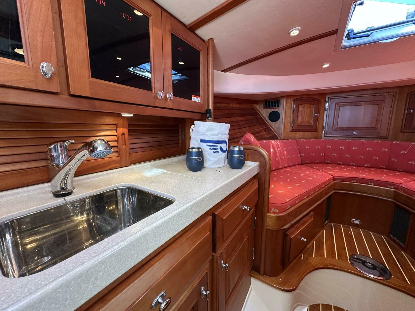 LIR 38ft Hinckley Yacht For Sale