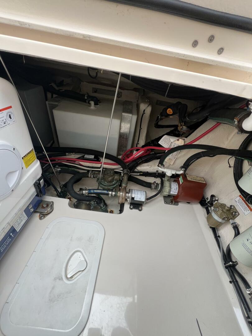 BE CHUMMING 37ft Grady White Yacht For Sale
