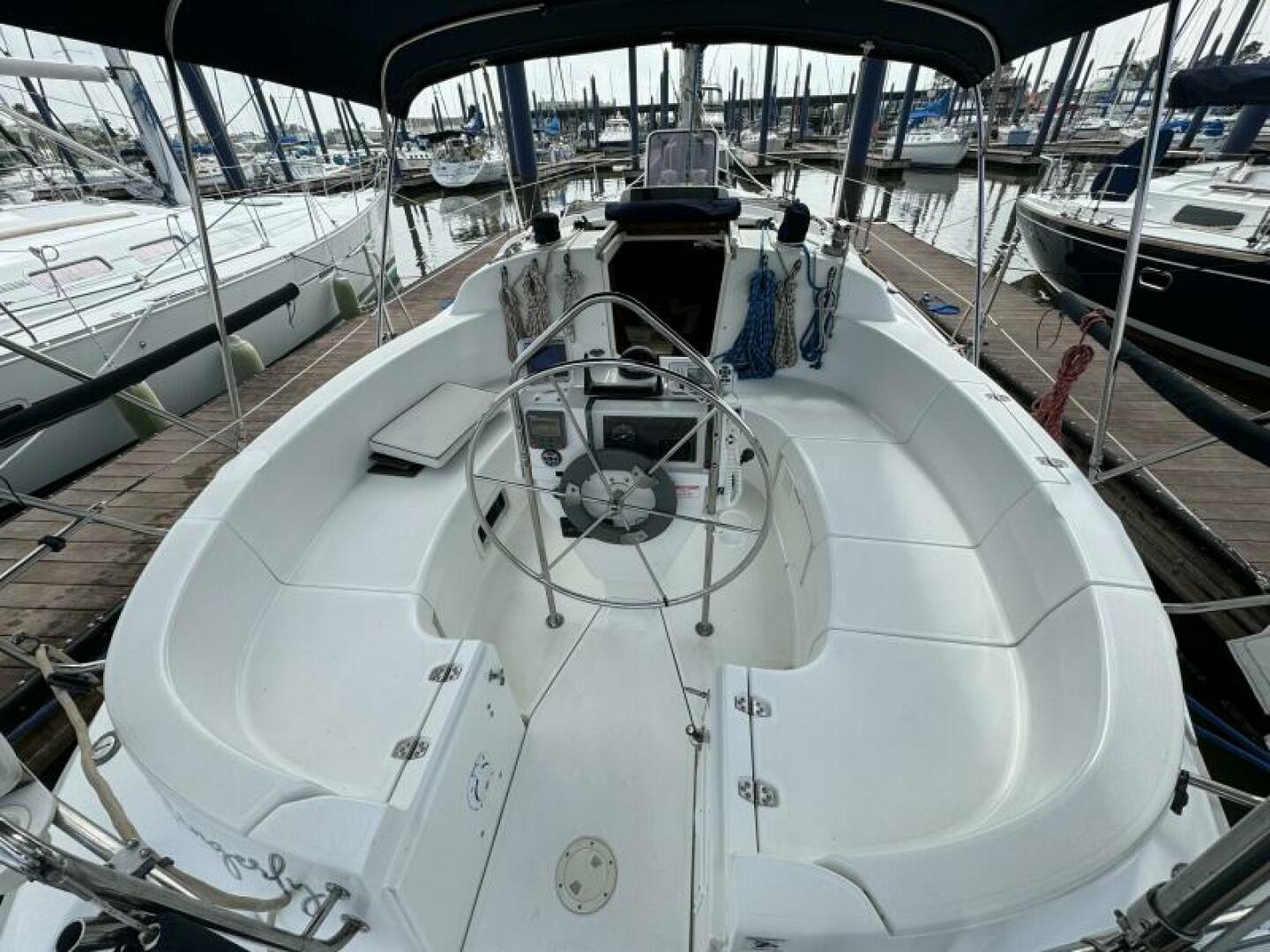 Gingerly 33ft Hunter Yacht For Sale