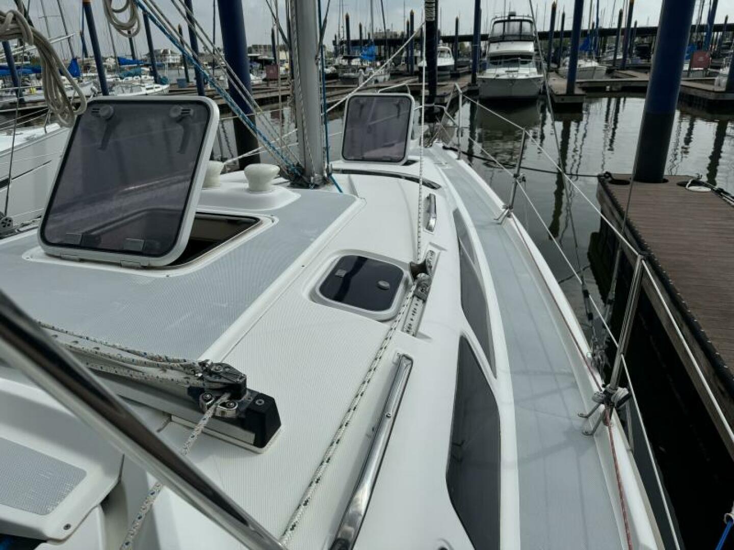 Gingerly 33ft Hunter Yacht For Sale