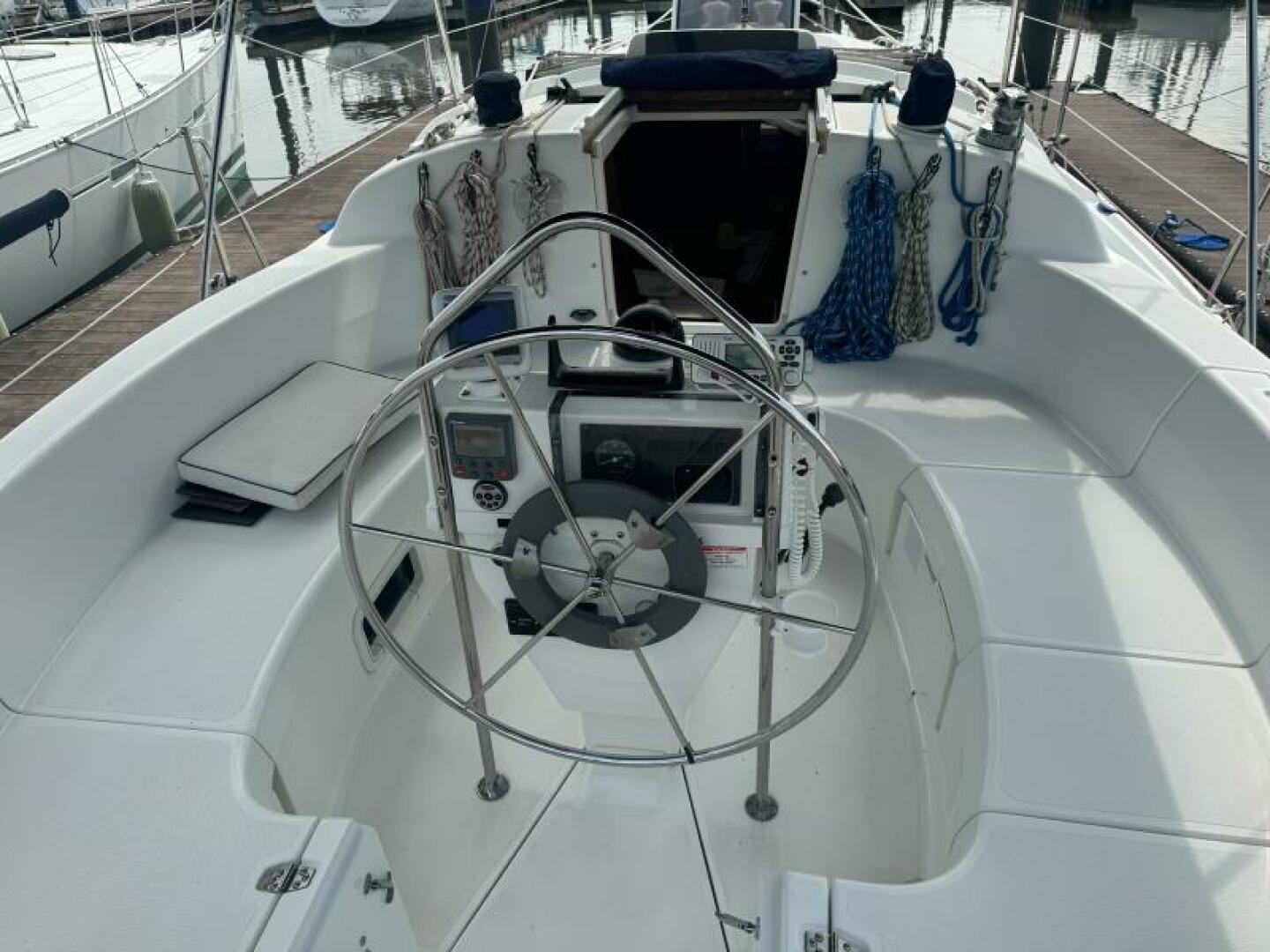 Gingerly 33ft Hunter Yacht For Sale