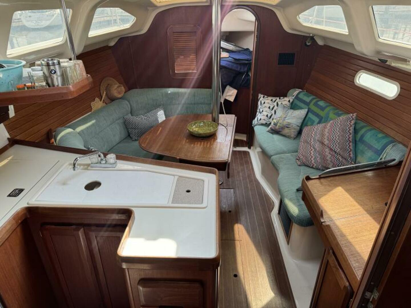 Gingerly 33ft Hunter Yacht For Sale
