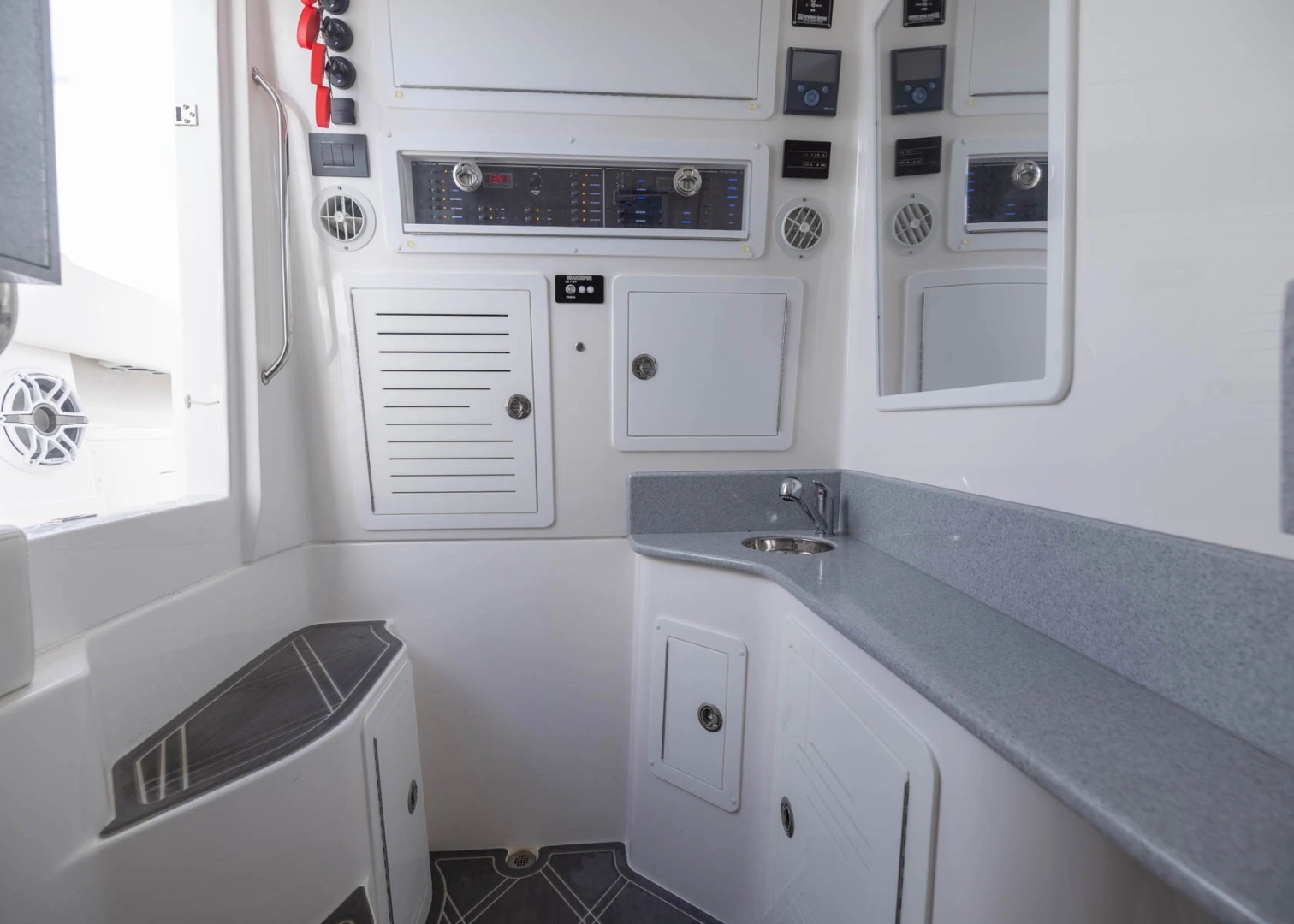 BlackWater 43 Sportfish Yacht For Sale