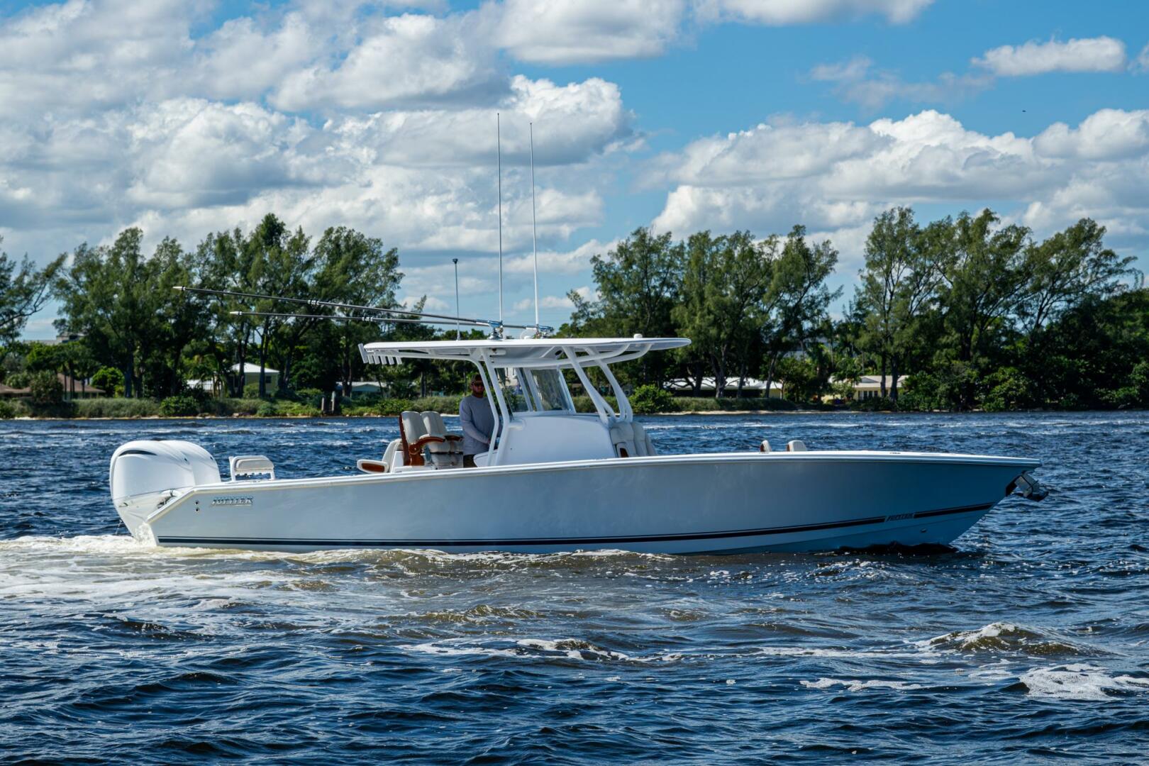 32ft Jupiter Yacht For Sale