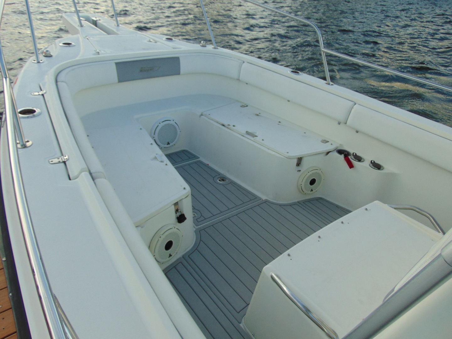 2001 Boston Whaler 26 Outrage