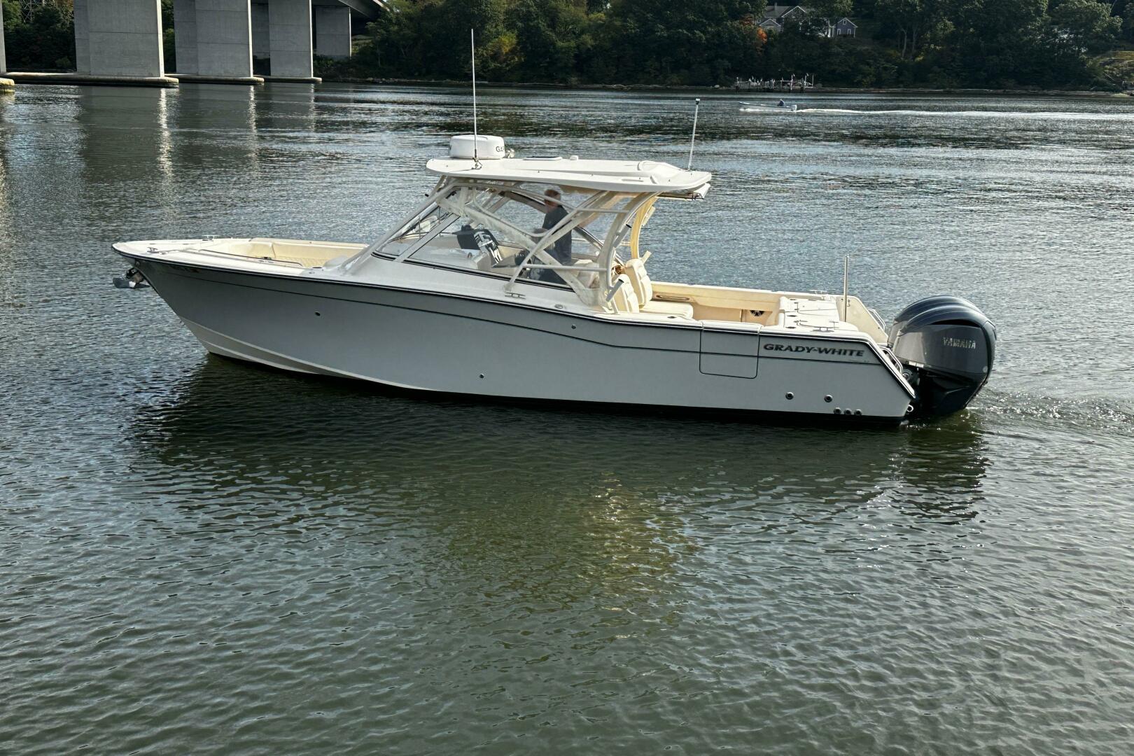30ft Grady White Yacht For Sale