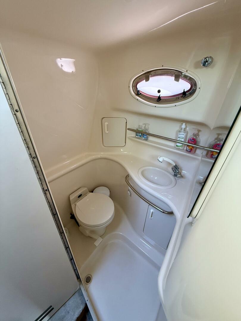 33ft Sea Ray Yacht For Sale