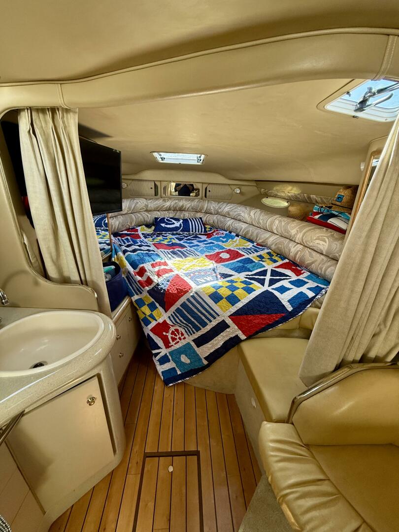 33ft Sea Ray Yacht For Sale