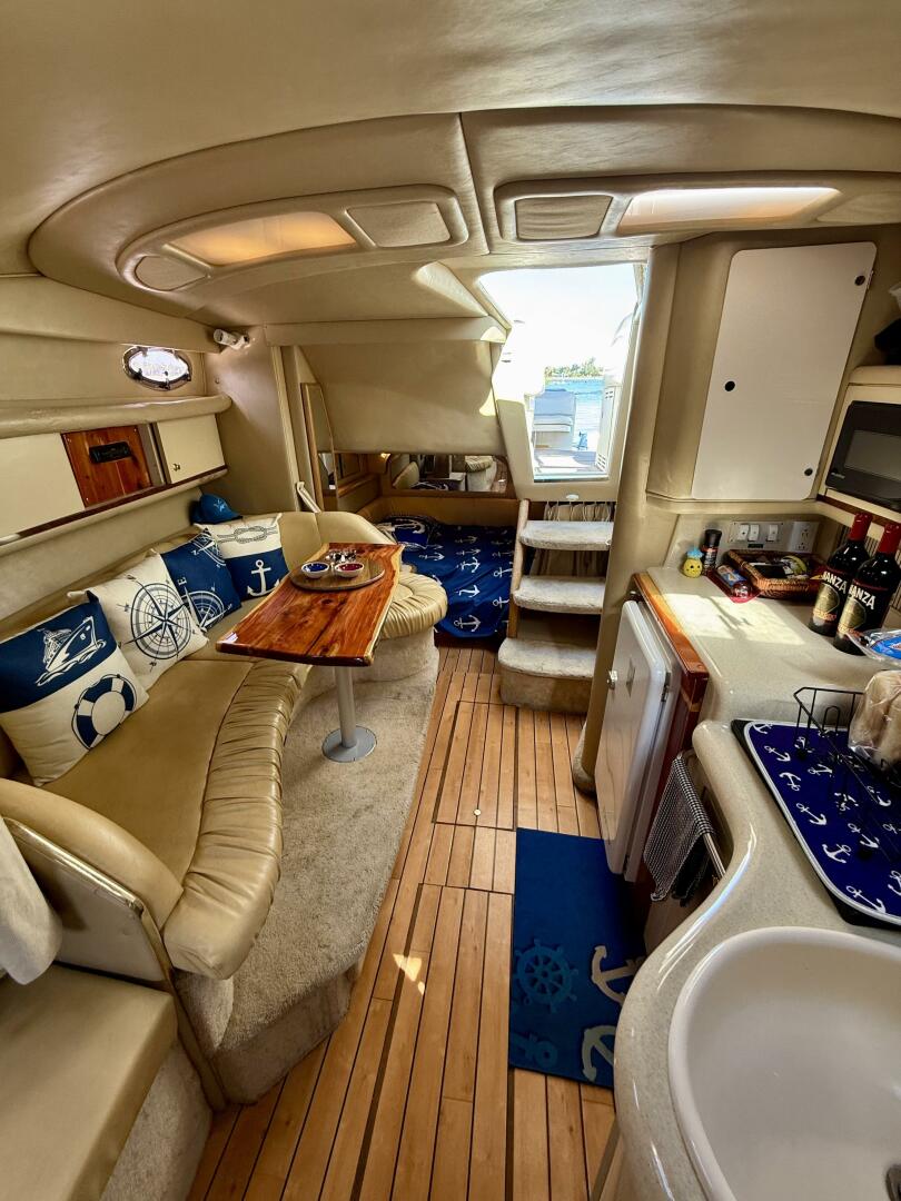 33ft Sea Ray Yacht For Sale