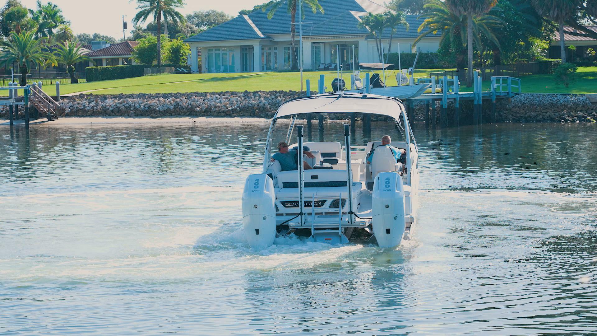 HOLD ON 30ft Bennington Yacht For Sale