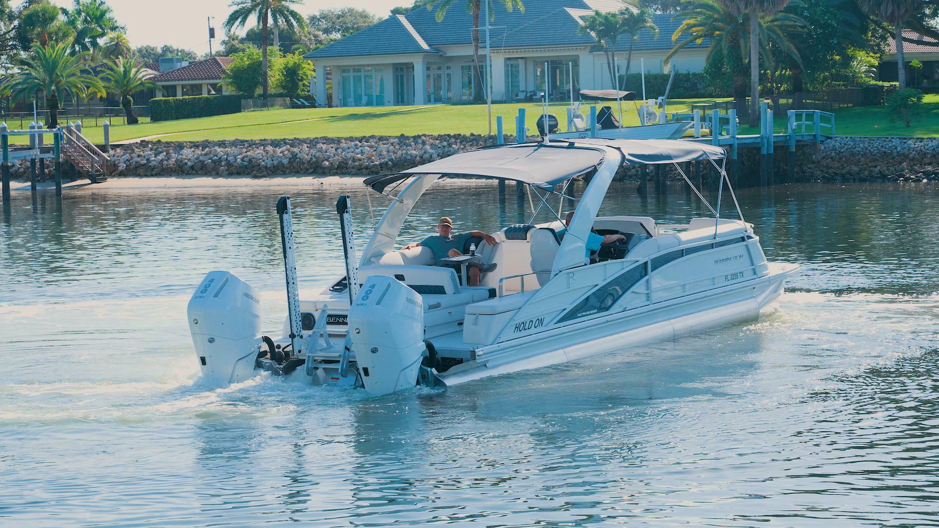 HOLD ON 30ft Bennington Yacht For Sale