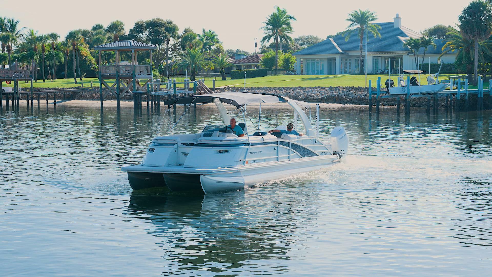 HOLD ON 30ft Bennington Yacht For Sale