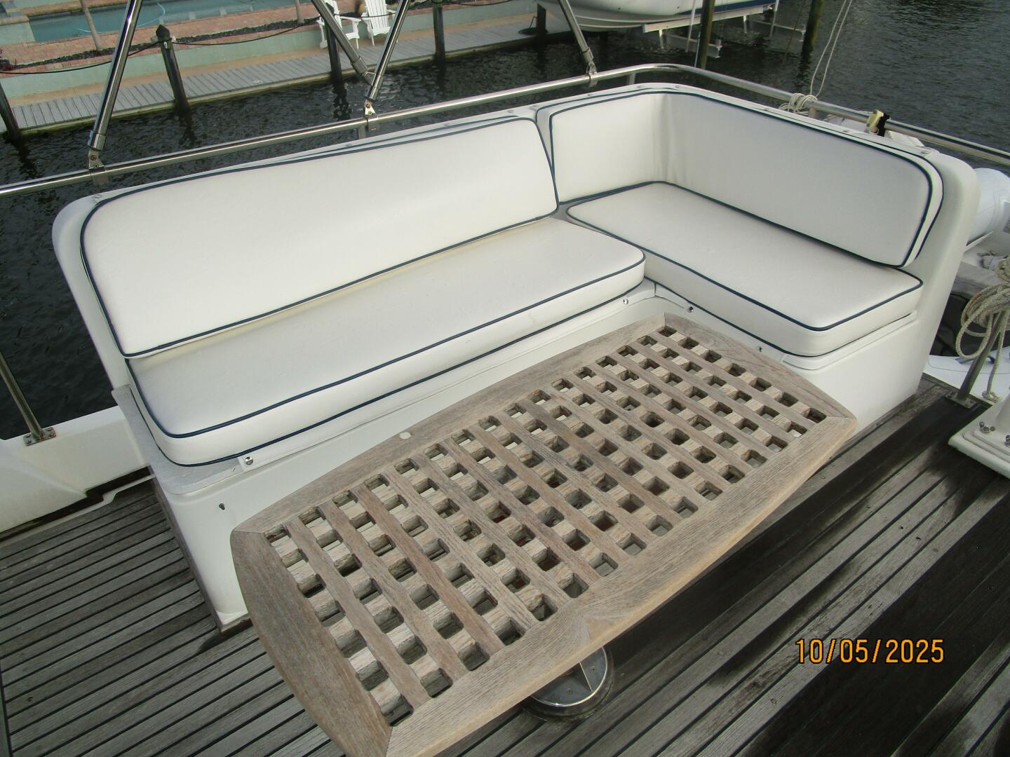 42' Grand Banks flybridge starboard aft seating