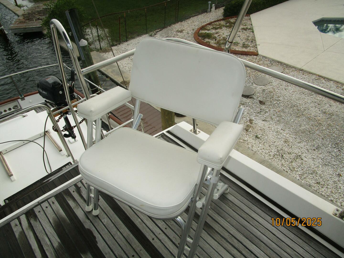 42' Grand Banks flybridge deck chair
