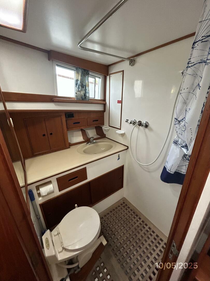 42' Grand Banks guest stateroom head