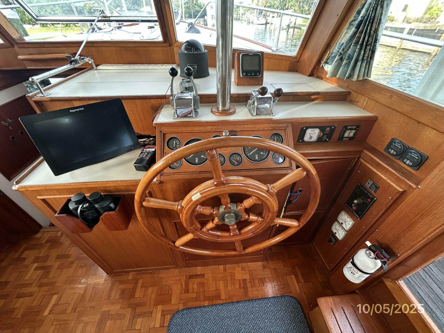 42' Grand Banks lower helm2