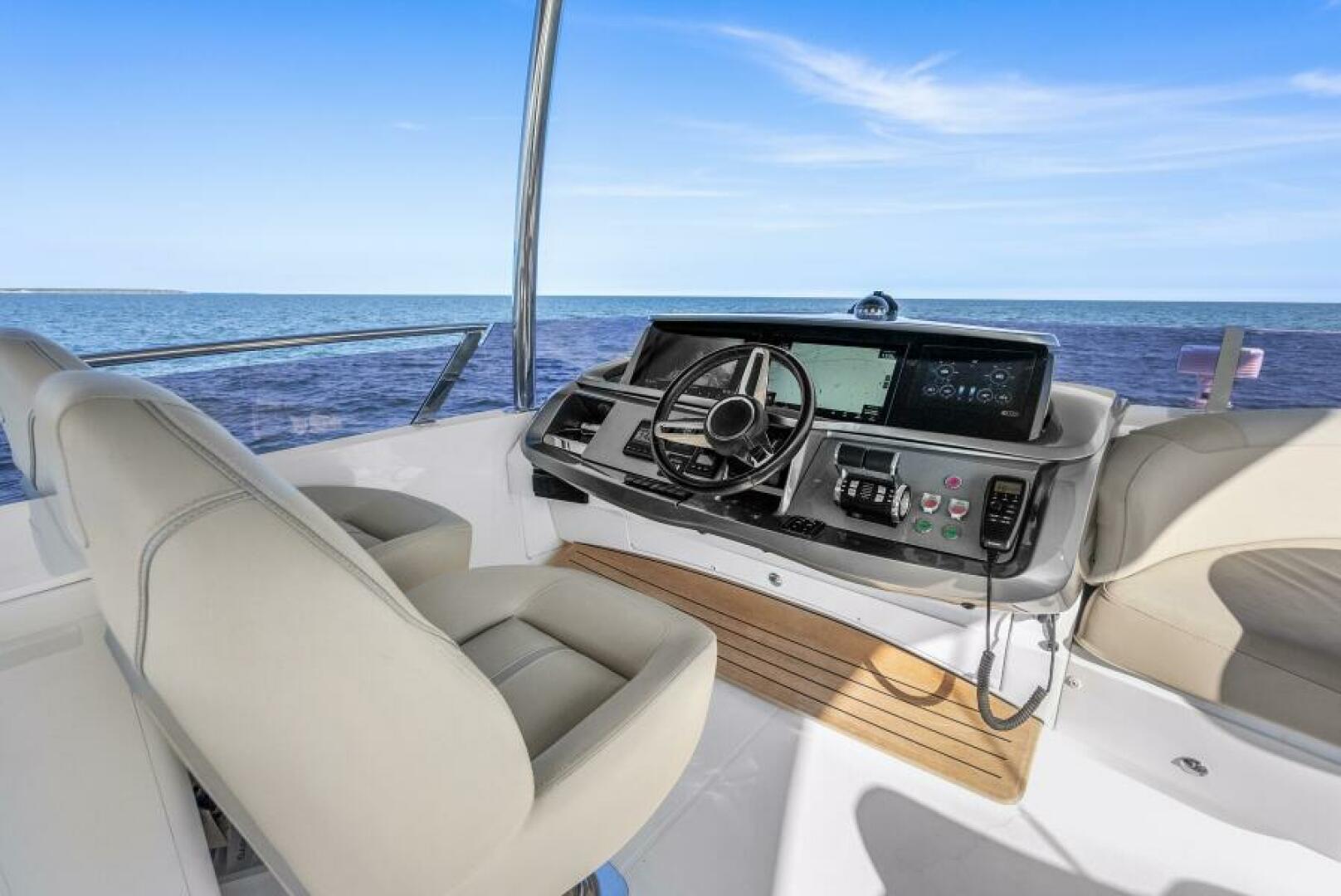 Princess F62 Stumped- Flybridge Helm