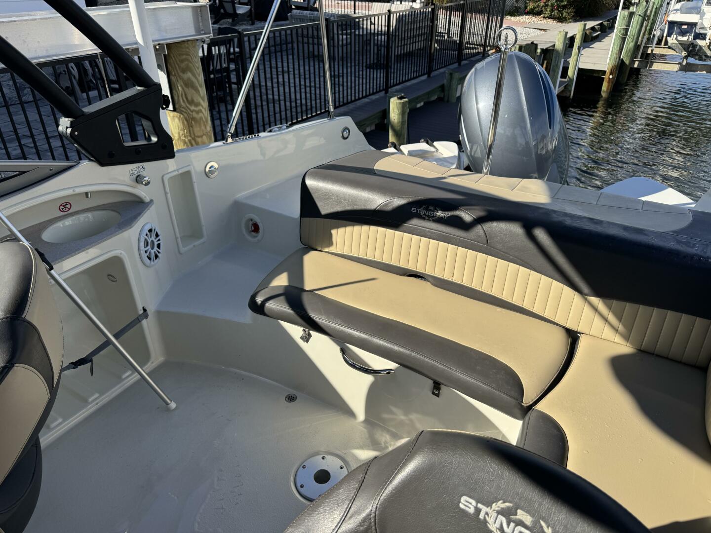 23ft Stingray Yacht For Sale
