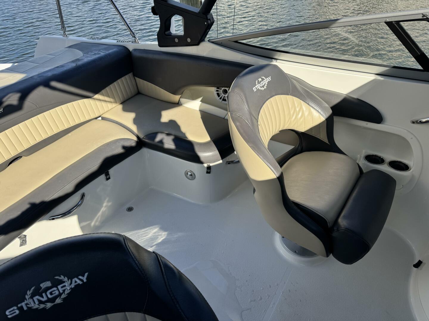 23ft Stingray Yacht For Sale