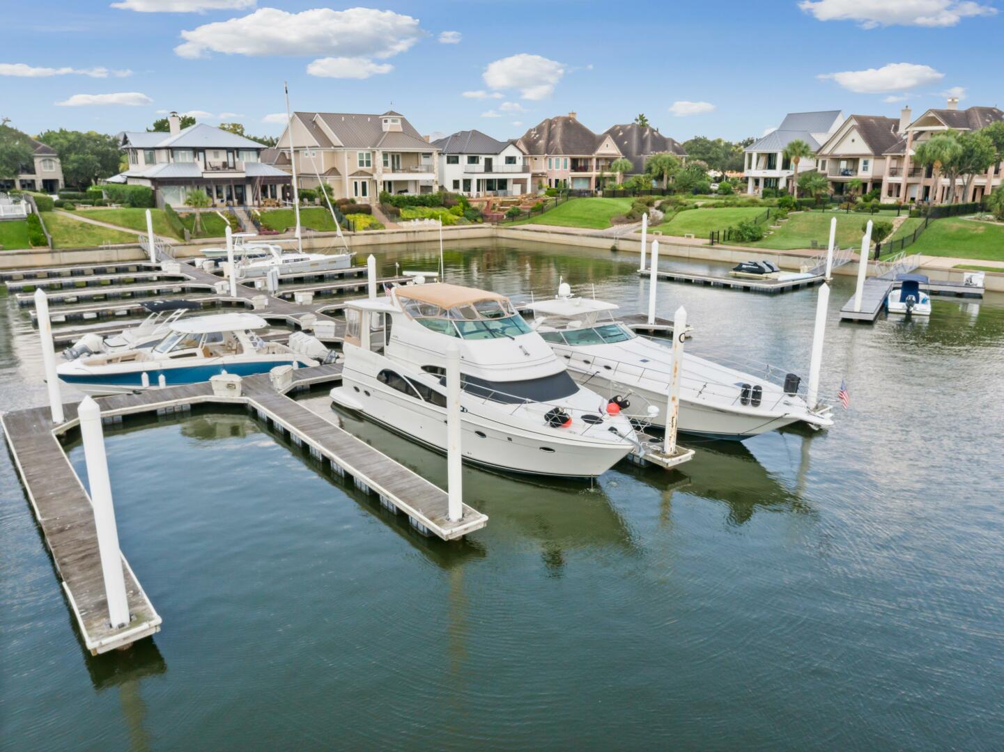Noahgenda 46ft Carver Yacht For Sale