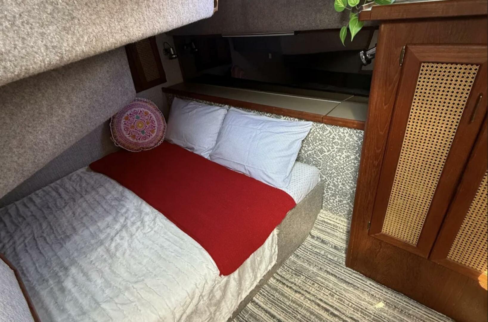40ft Bayliner Yacht For Sale