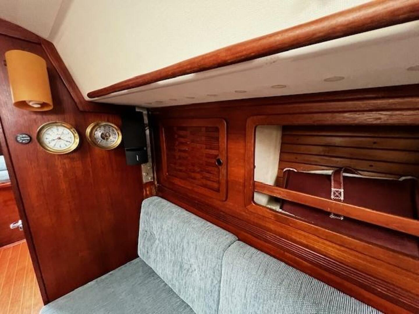 Salon starboard