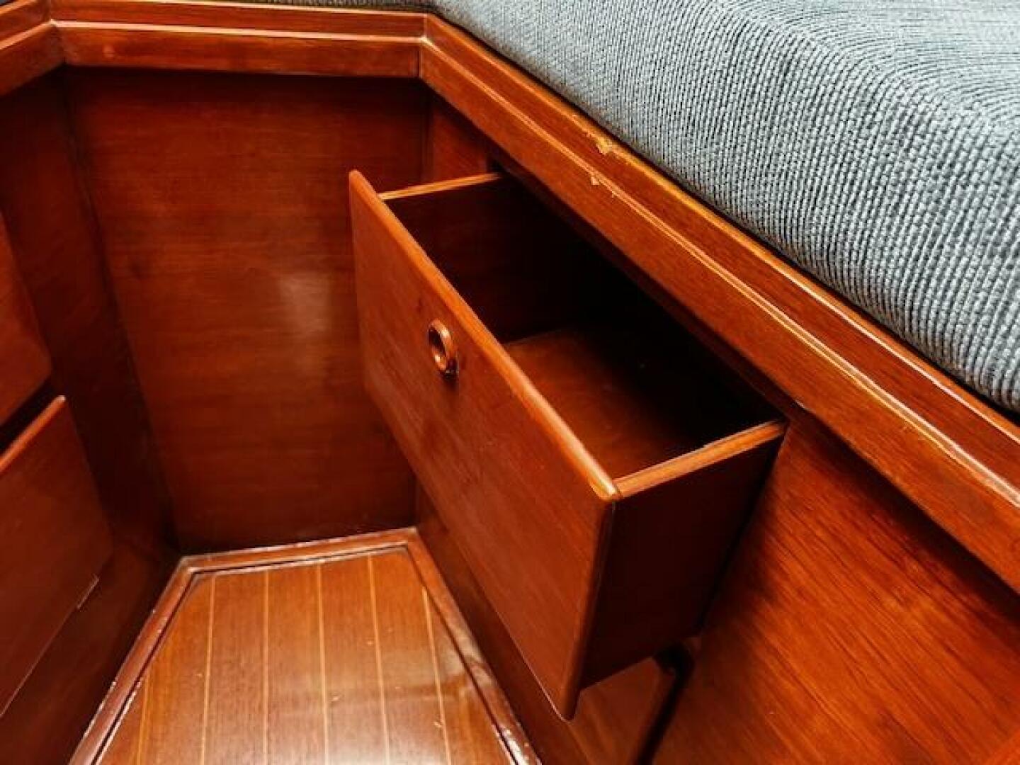 Fwd berth storage