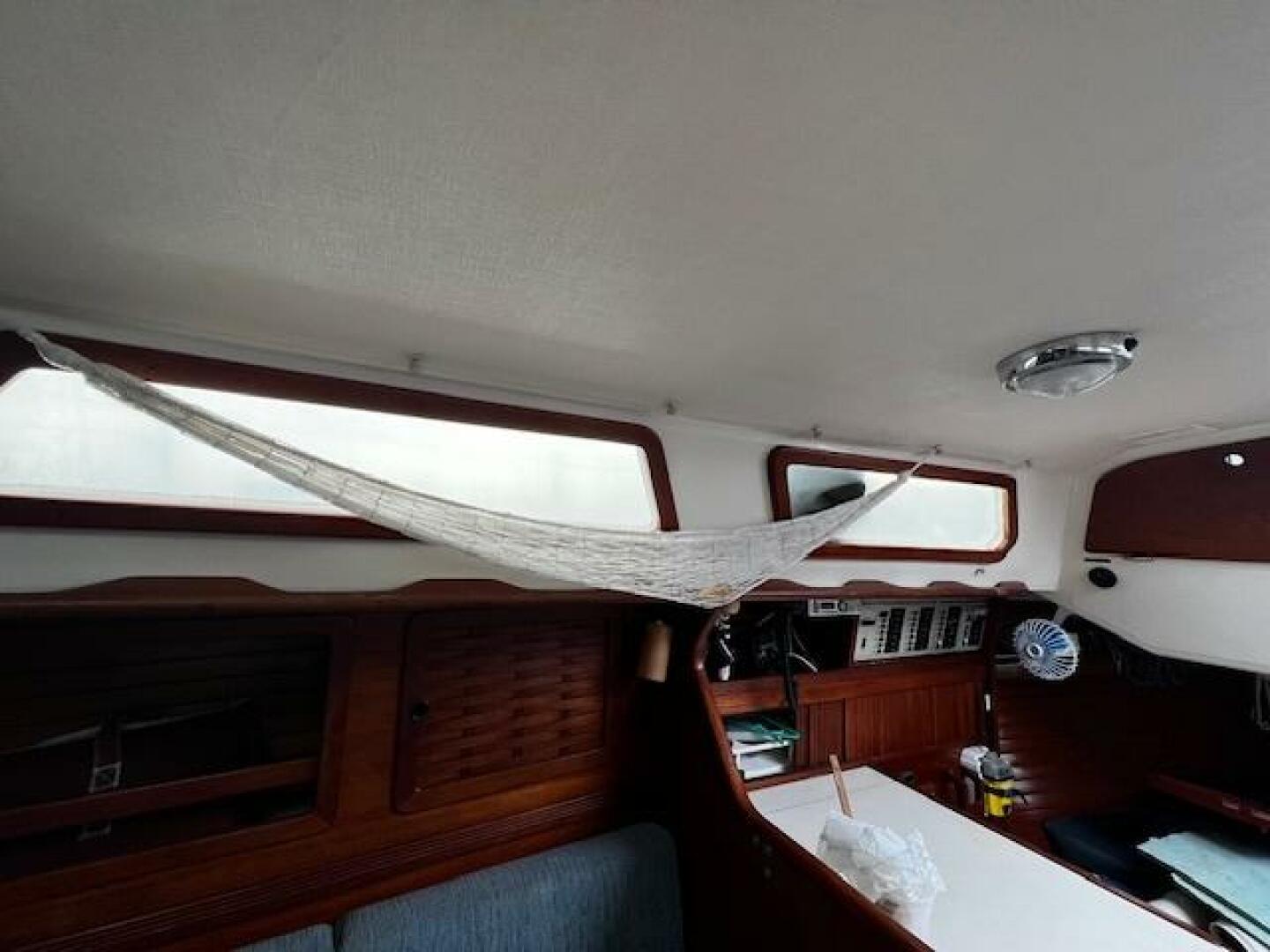 Salon starboard